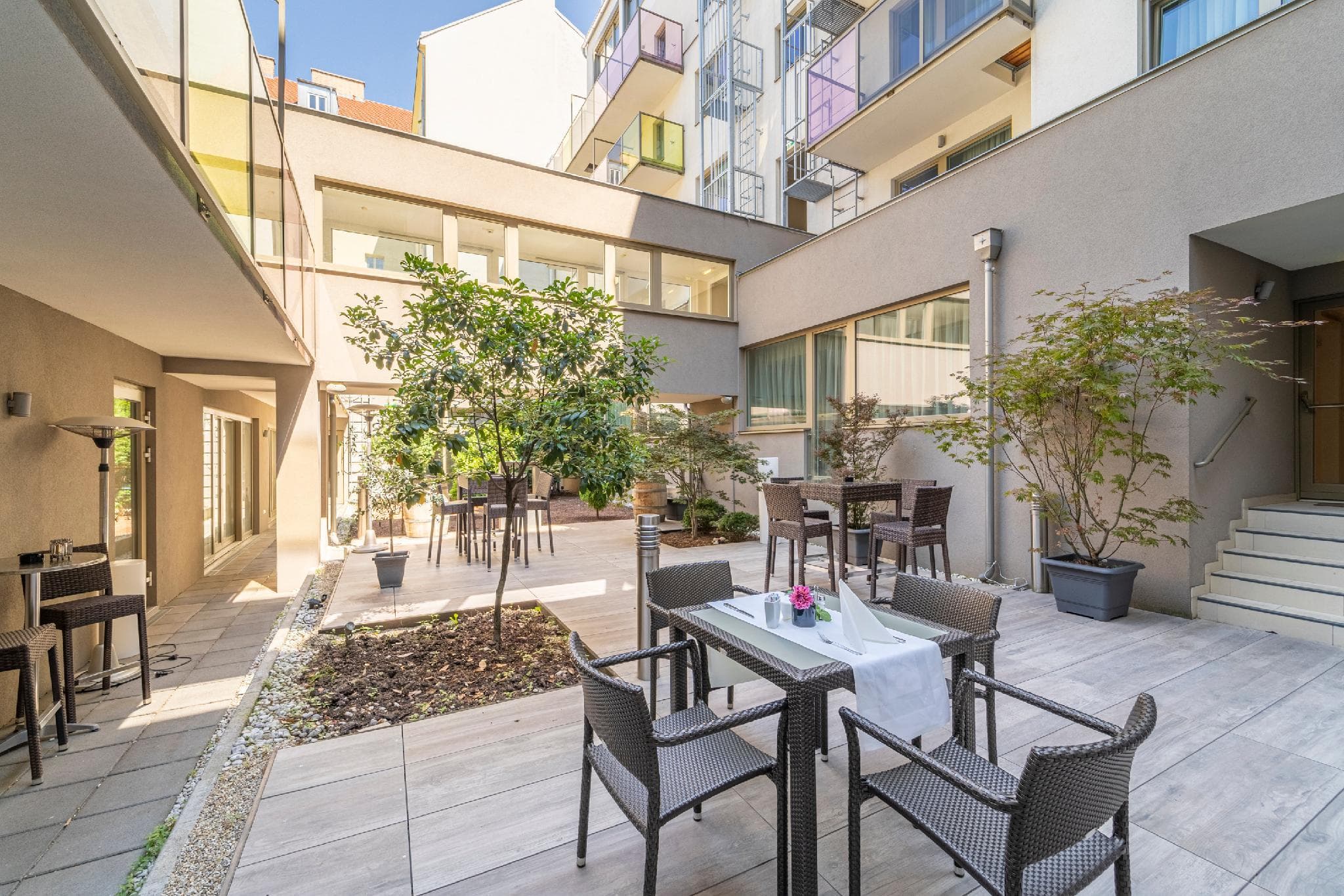 Pakat Suites Hotel