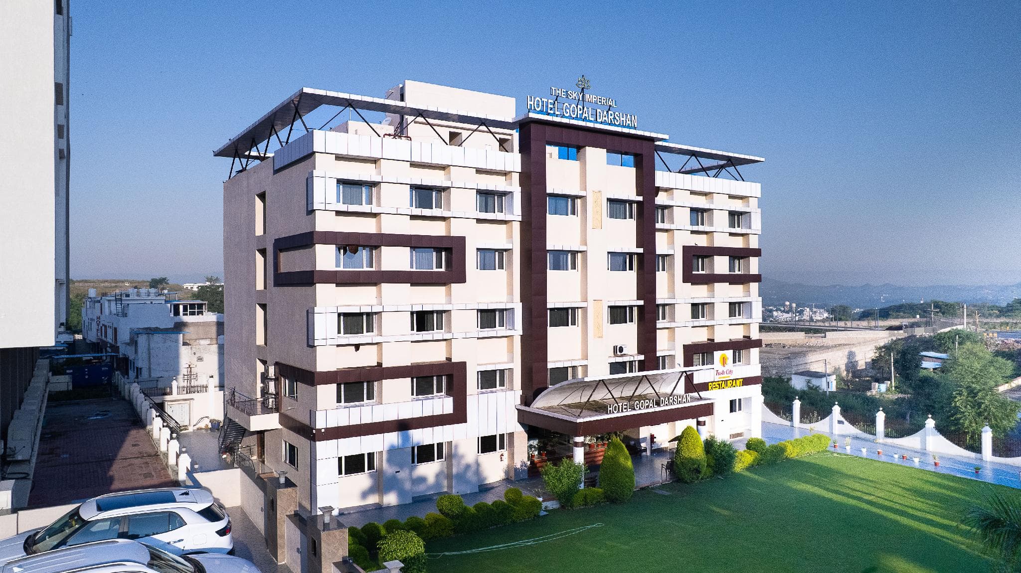 The Sky Imperial Hotel Gopal Darshan