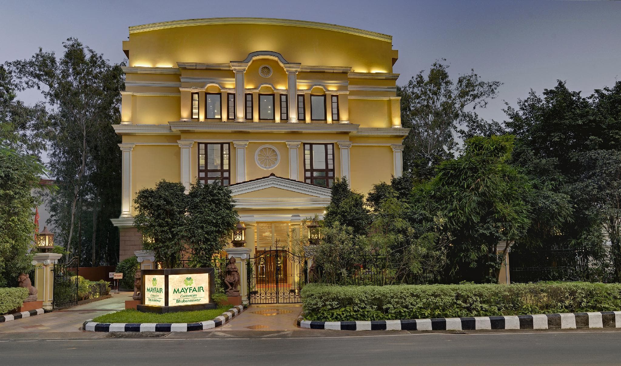 Mayfair Convention Hotel
