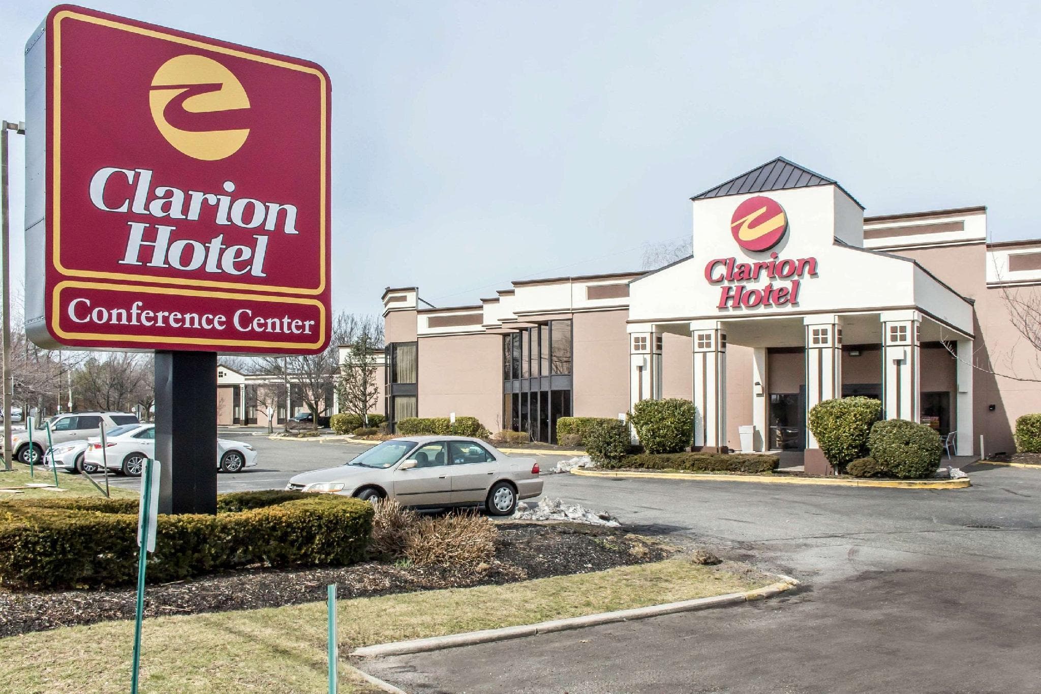 Clarion Hotel & Conference Center Ronkonkoma MacArthur Airport