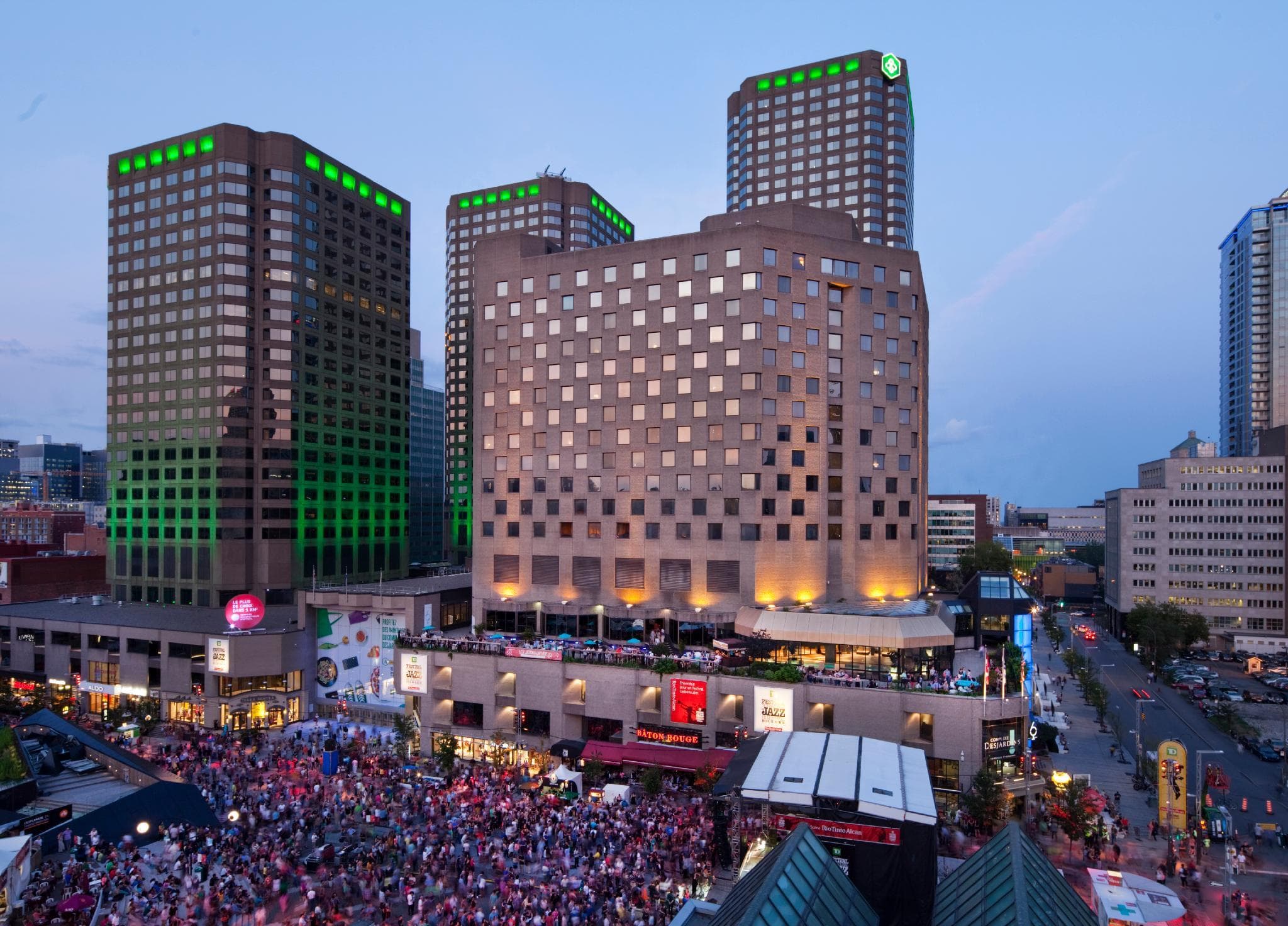 DoubleTree by Hilton Montreal Downtown