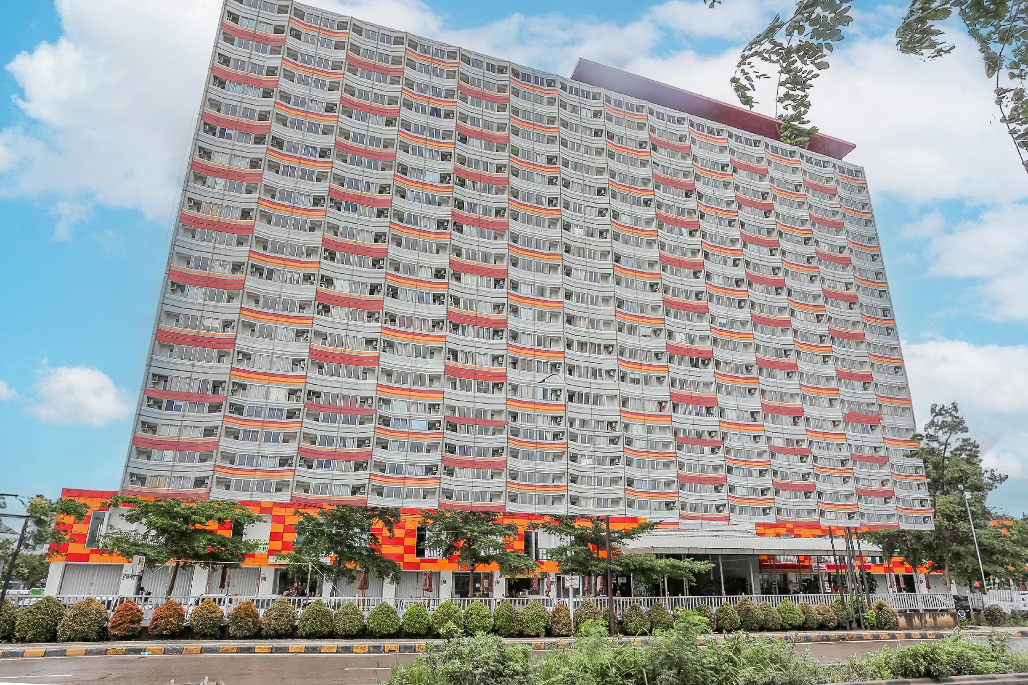 Hotel O Tower Mahakam serviced apartment Riverview Jababeka Ruko 30-26