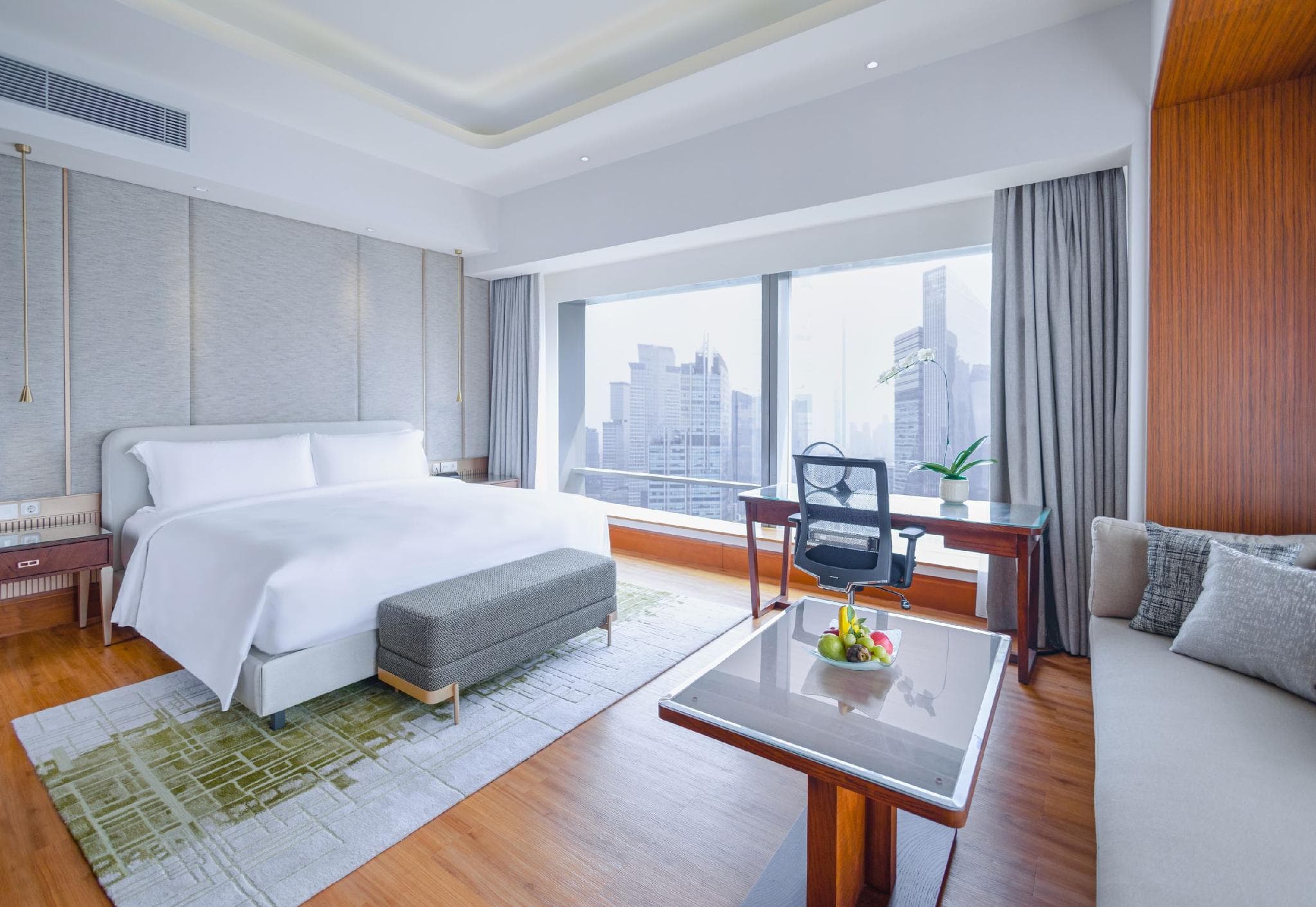 The Ritz-Carlton Jakarta, Mega Kuningan