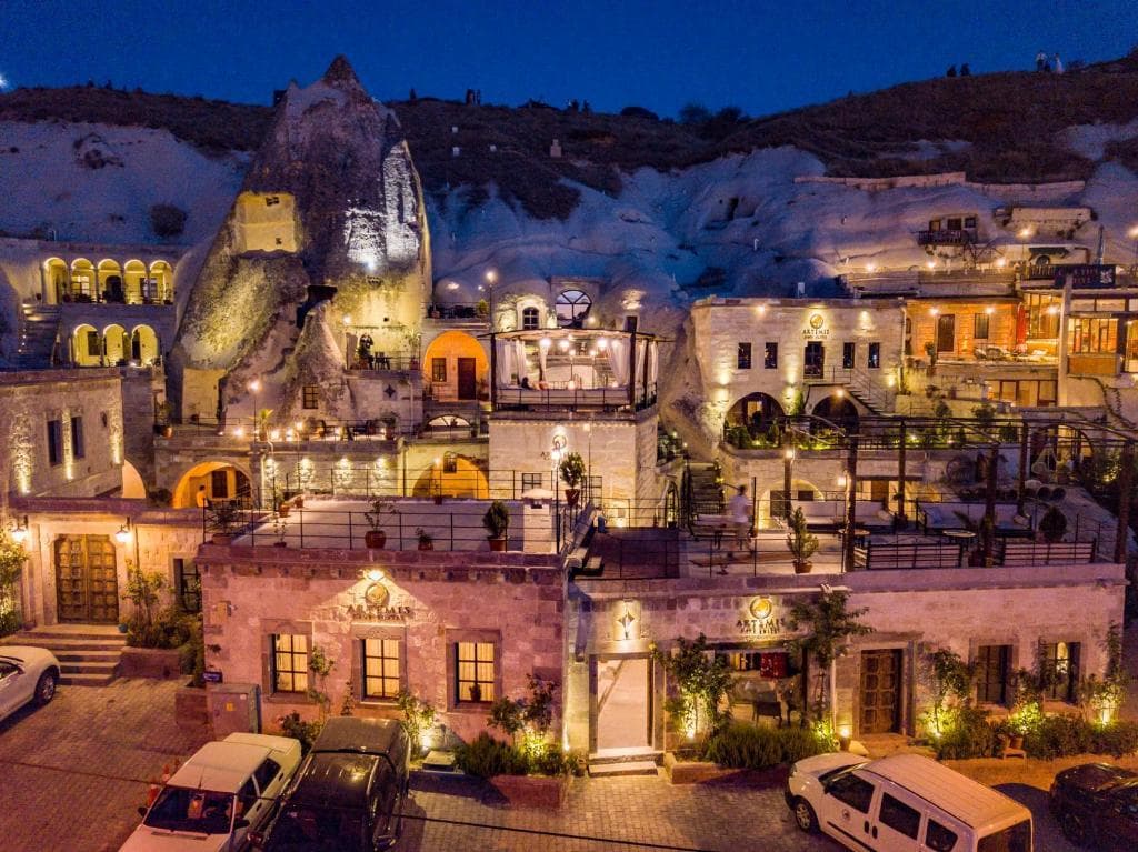 Artemis Cave Suites - Adults Only