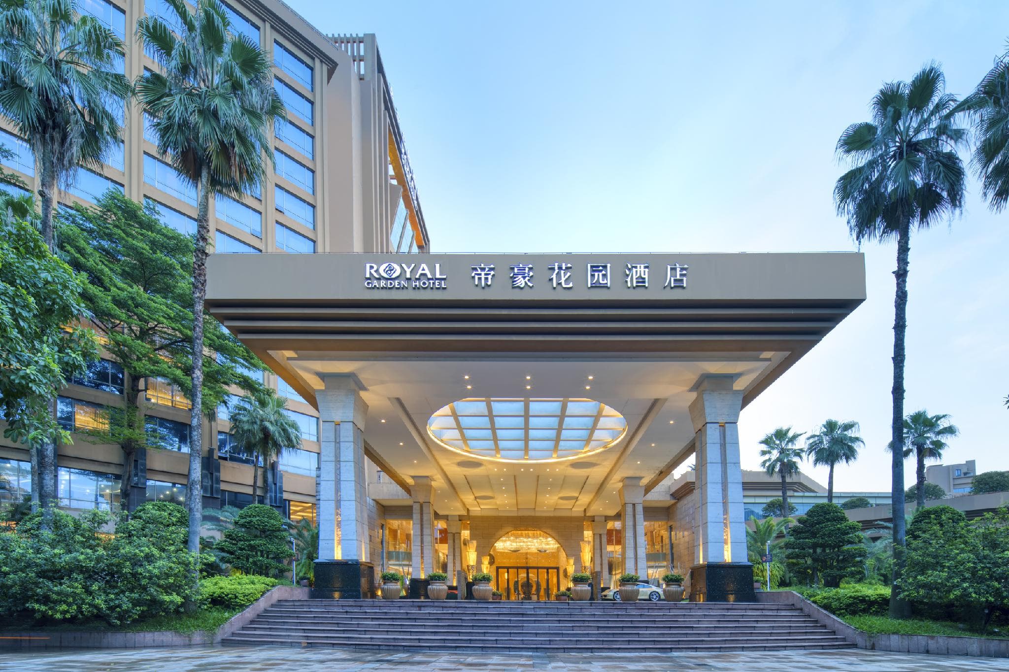 Royal Garden Hotel