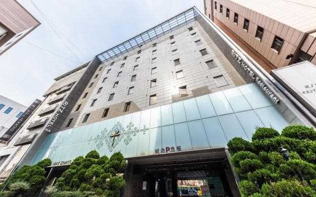 Ritz Hotel