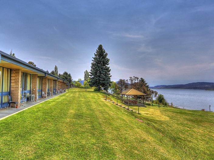 Lake Jindabyne Hotel