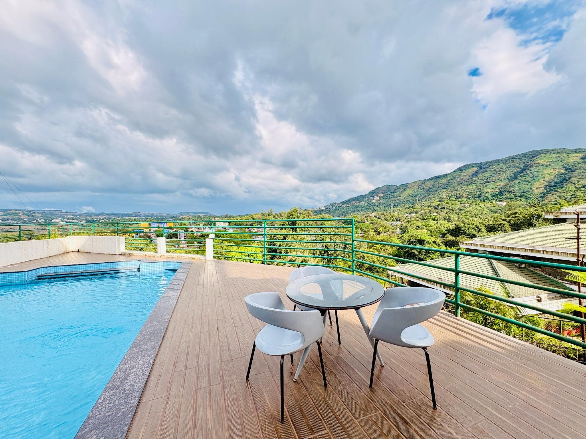 Sunrise Hill Resort