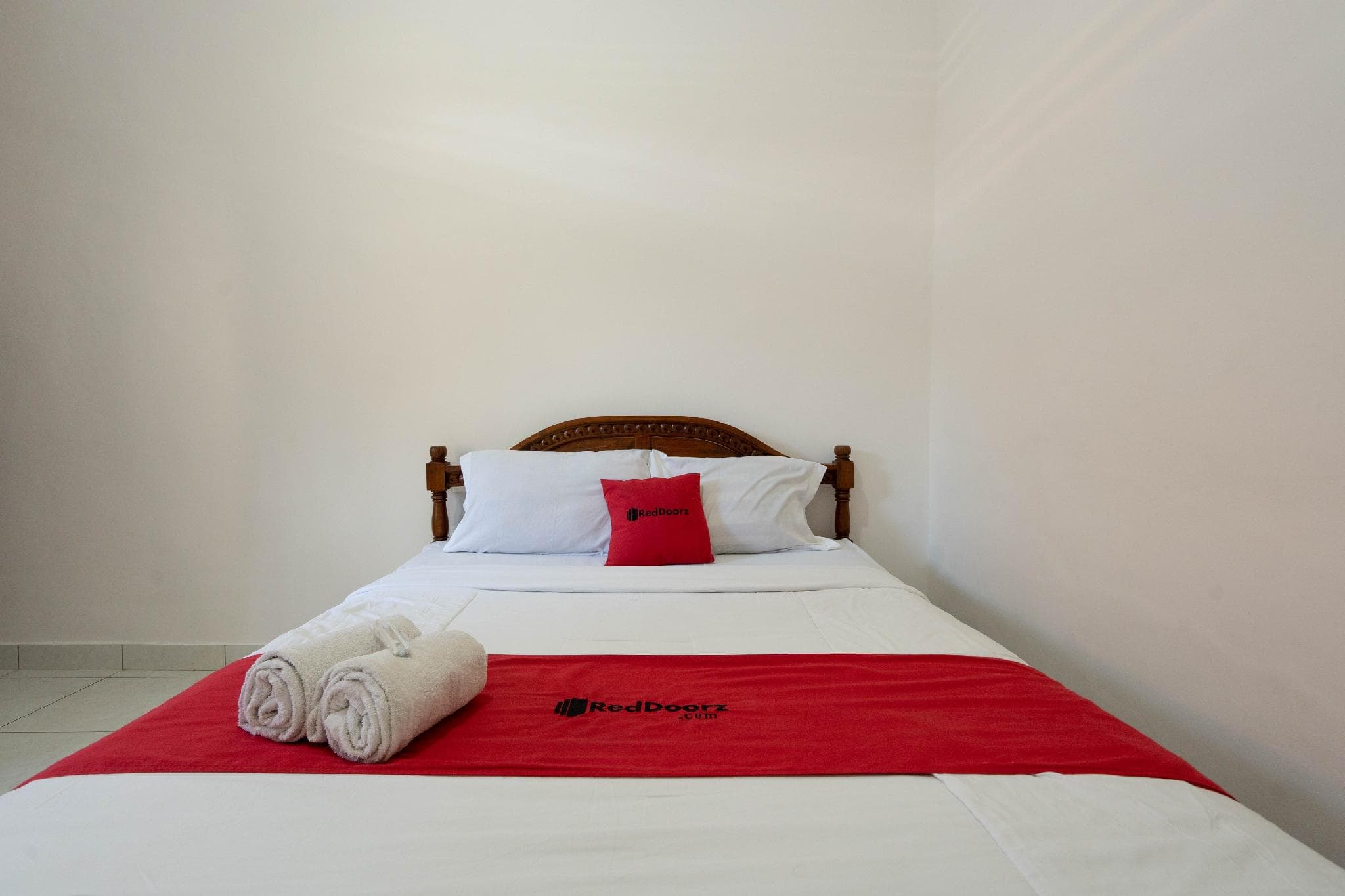 RedDoorz near Buleleng Harbour 2