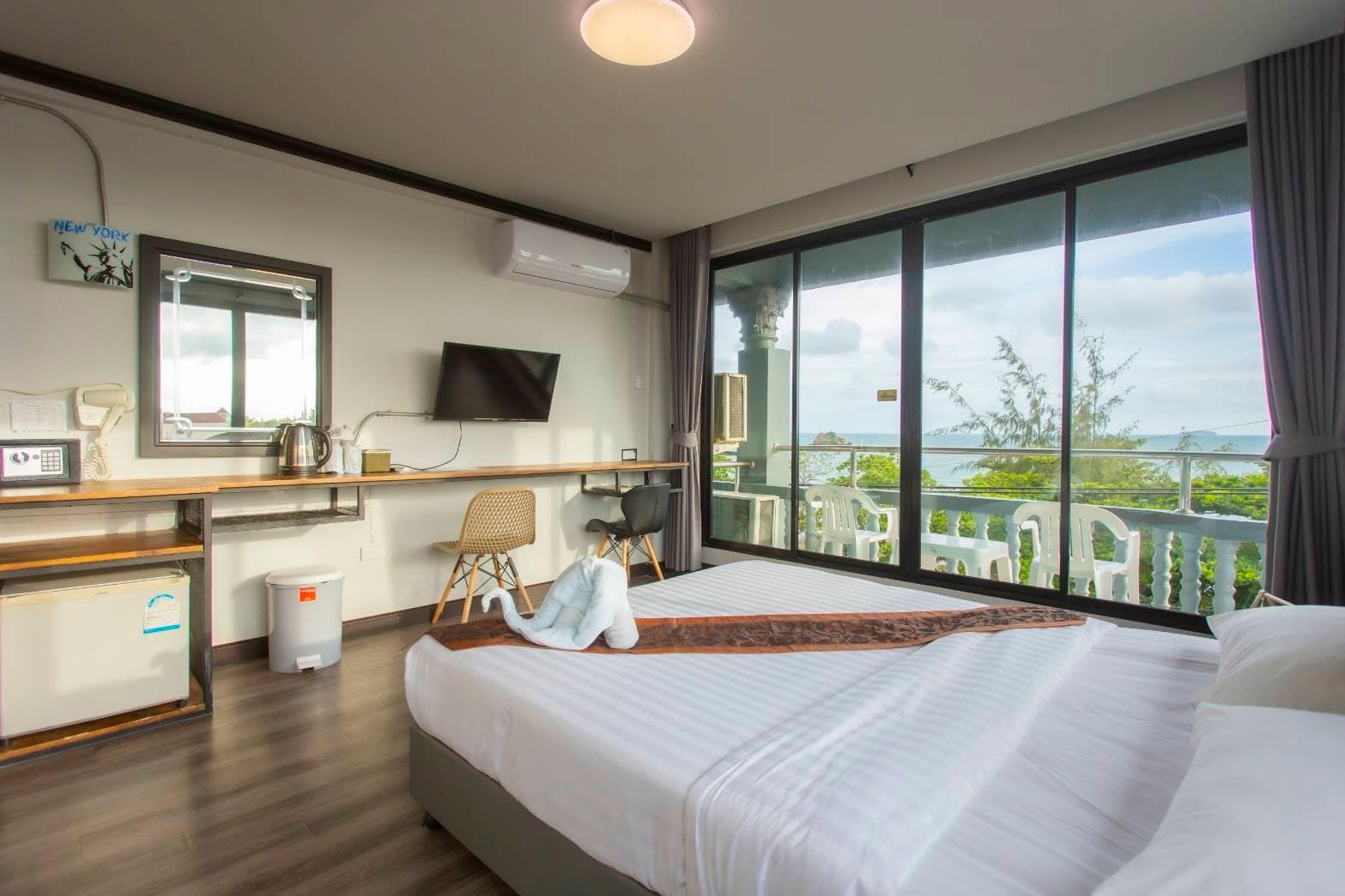 Pimpimarn Beach Hotel