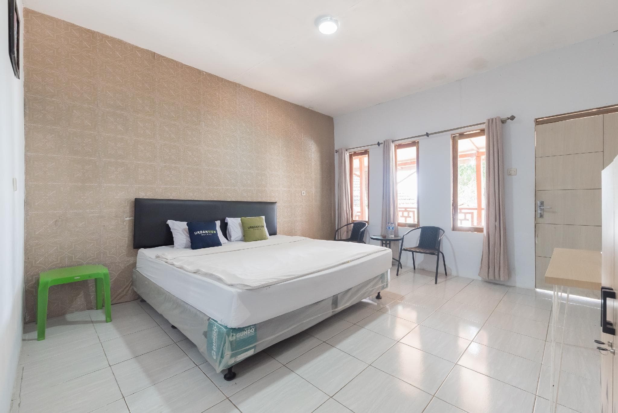 Urbanview Hotel D'Pineapple Villa Ciater by RedDoorz