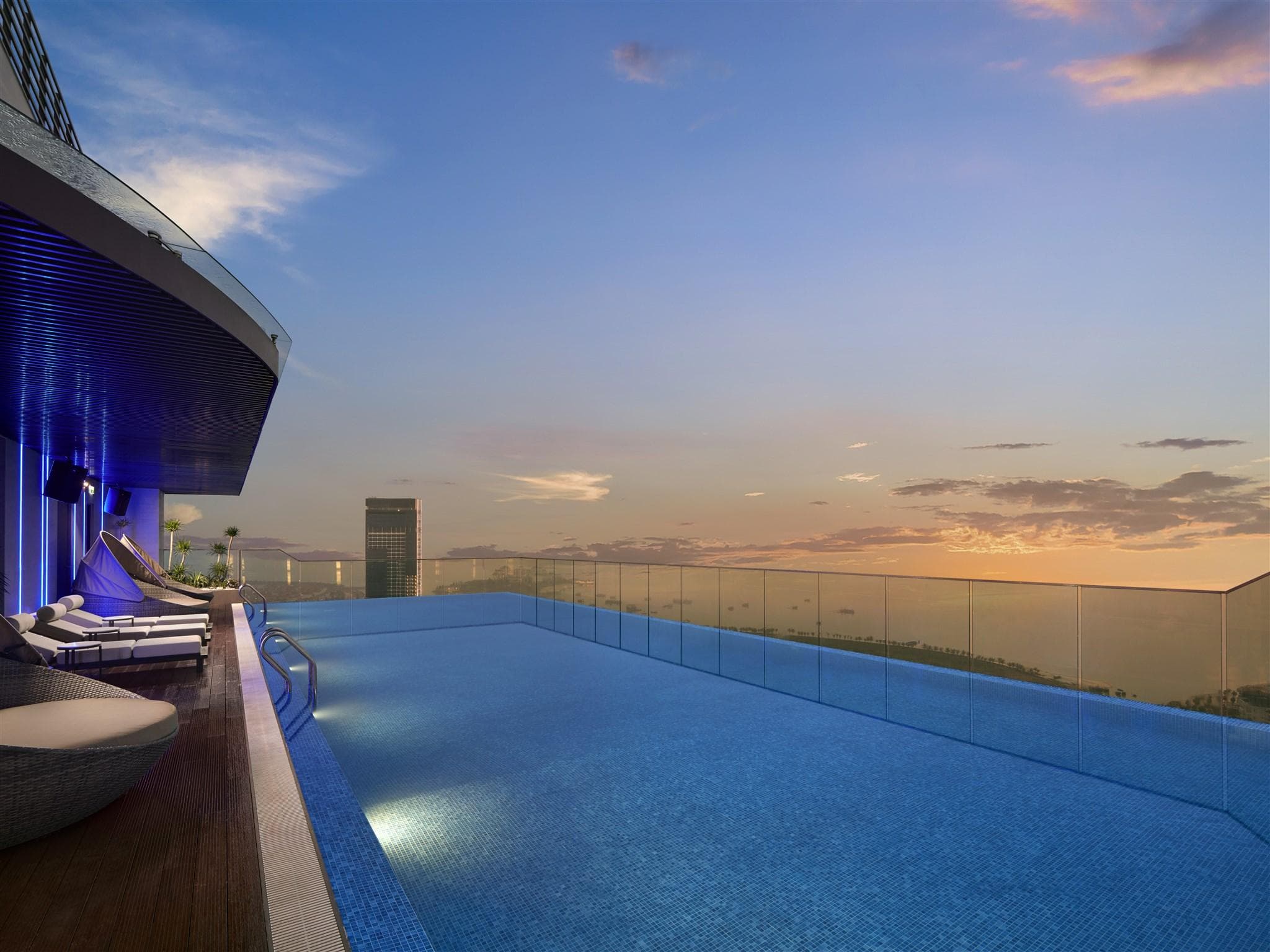 THE WATSON PREMIUM HALONG HOTEL
