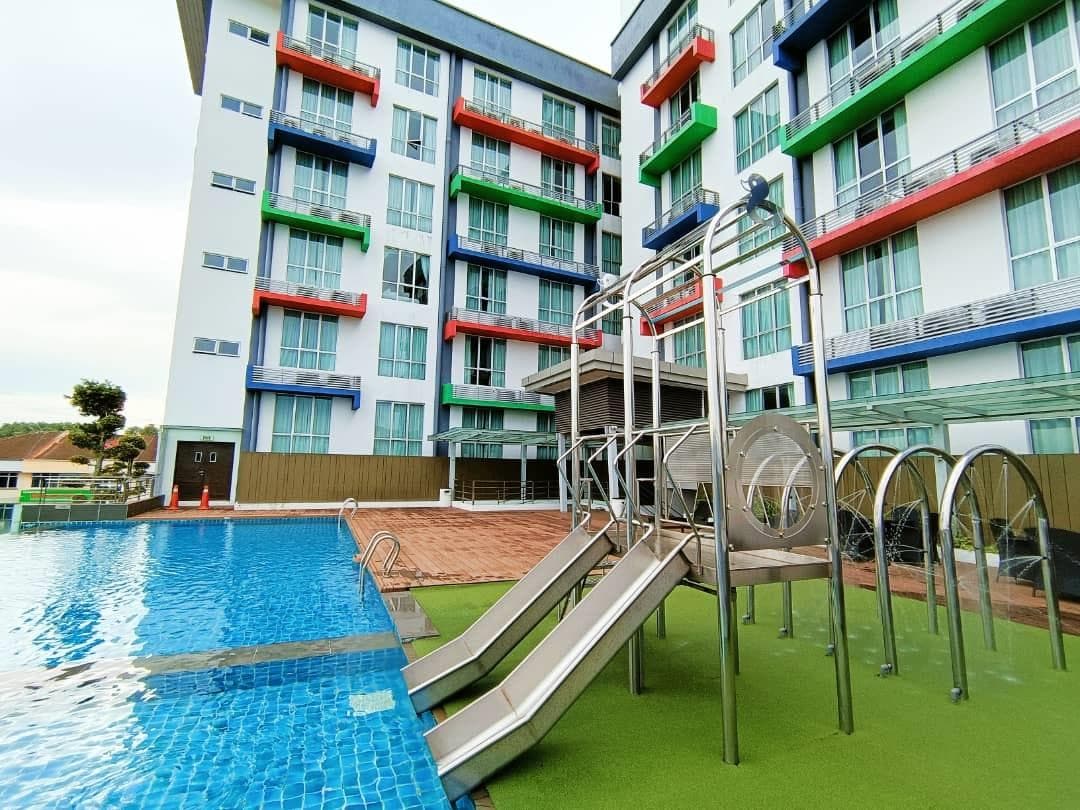 V8 Hotel