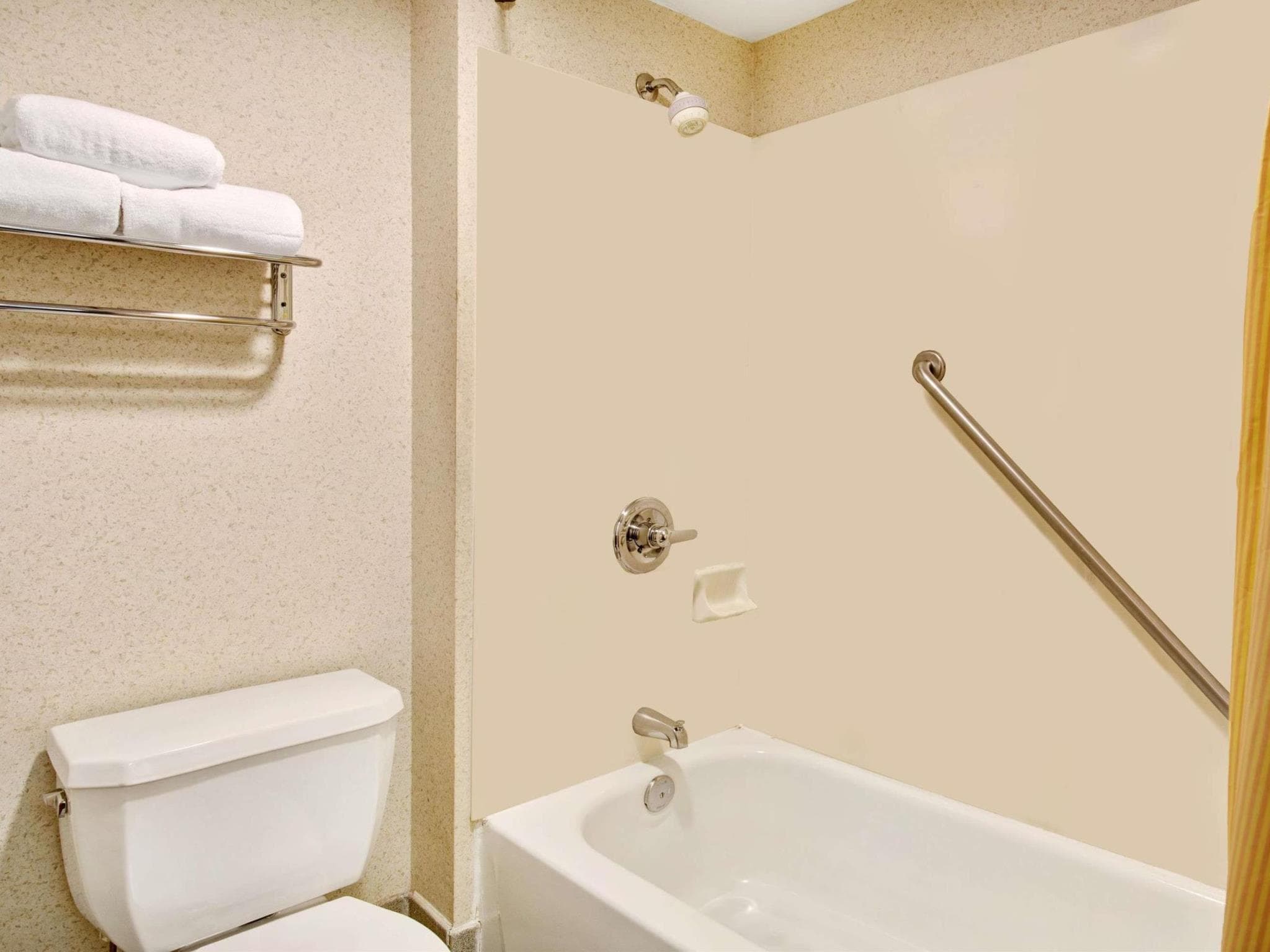 Days Inn & Suites by Wyndham Denver International Airport