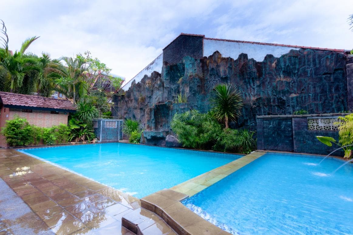 Hotel Mahkota Plengkung