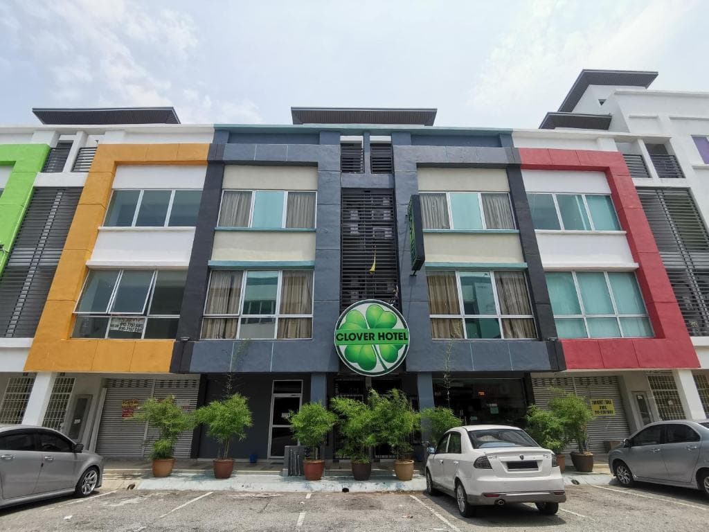 Clover Hotel
