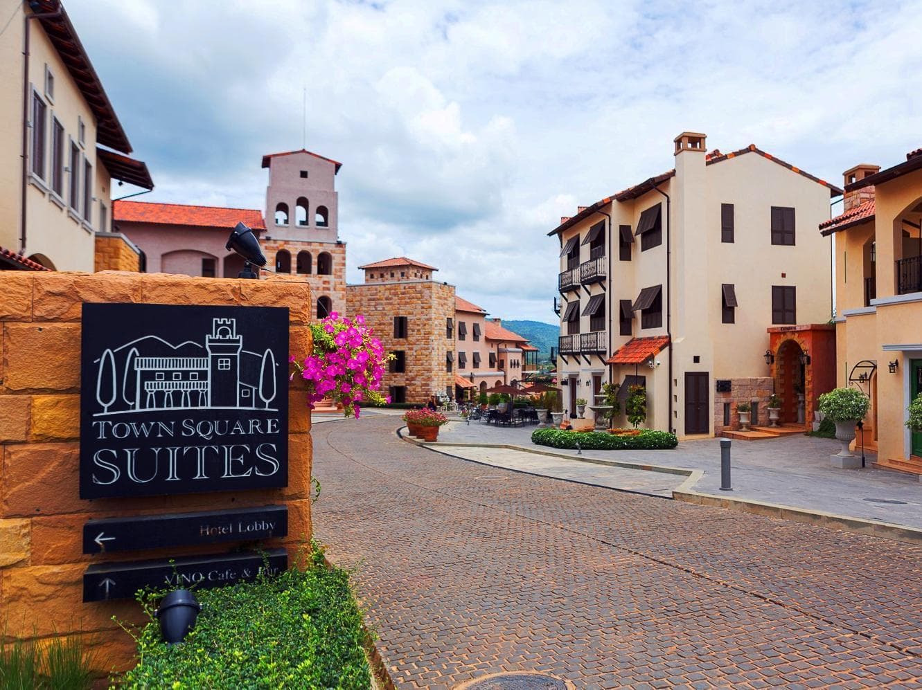 Toscana Valley Town Square Suites